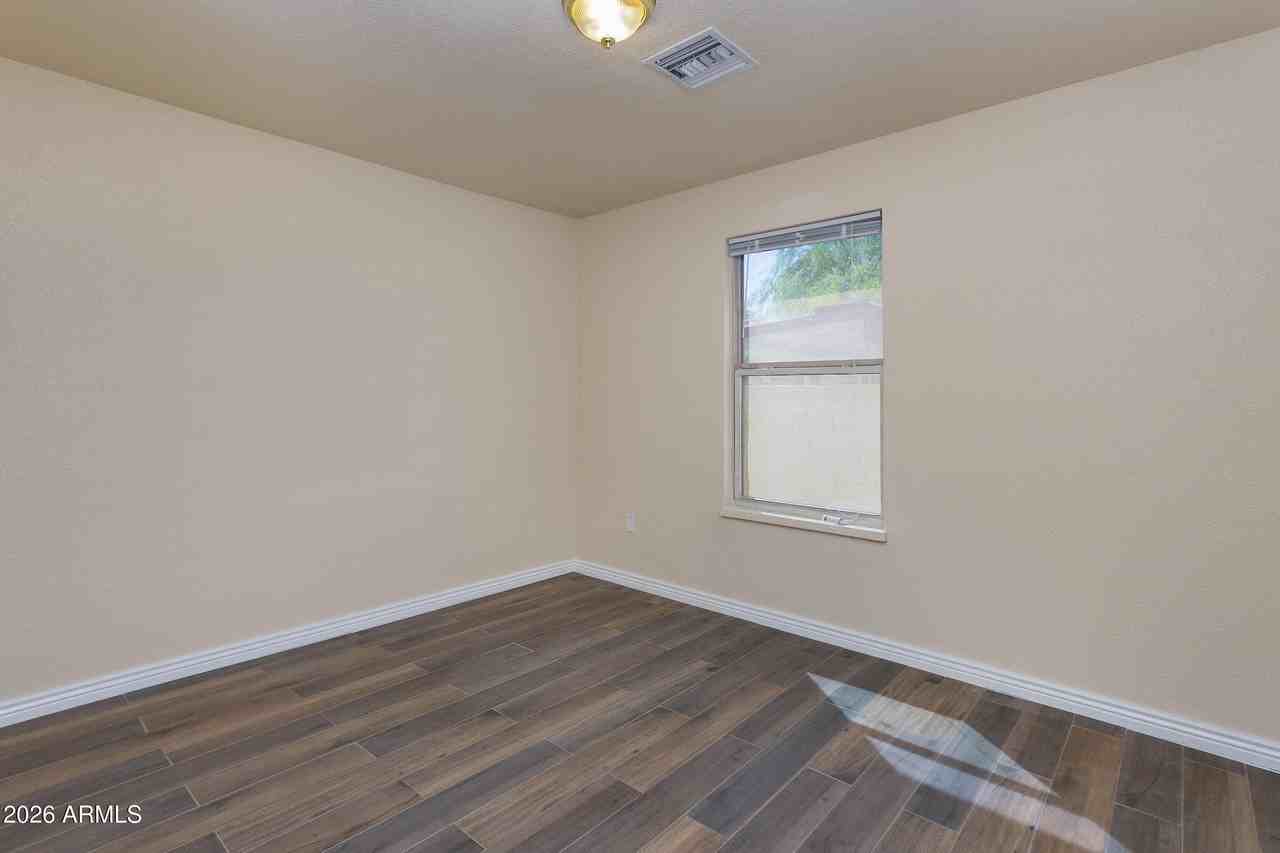 1646 E Indianola Ave Apt 1 #1 - Photo 5 of 29