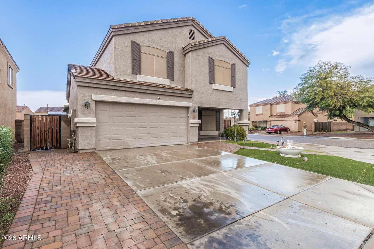 11114 W Pierson St - Photo 3 of 49