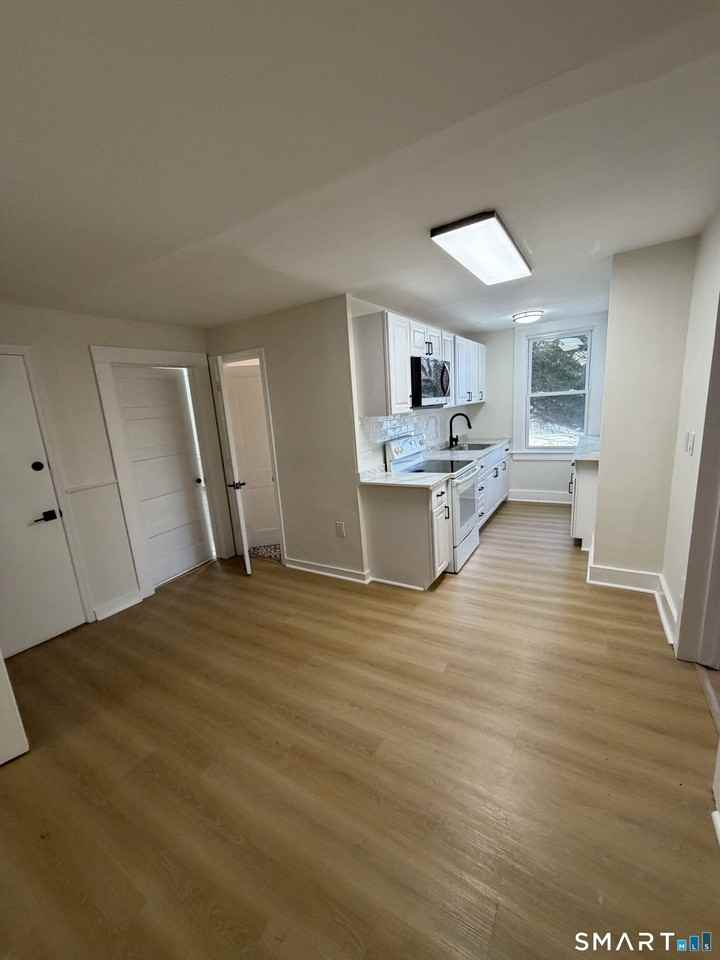 473 Amity Rd - Photo 2 of 16