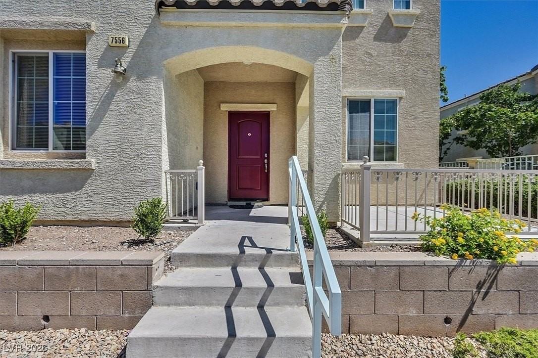 7556 Creative Ct - Photo 2 of 35