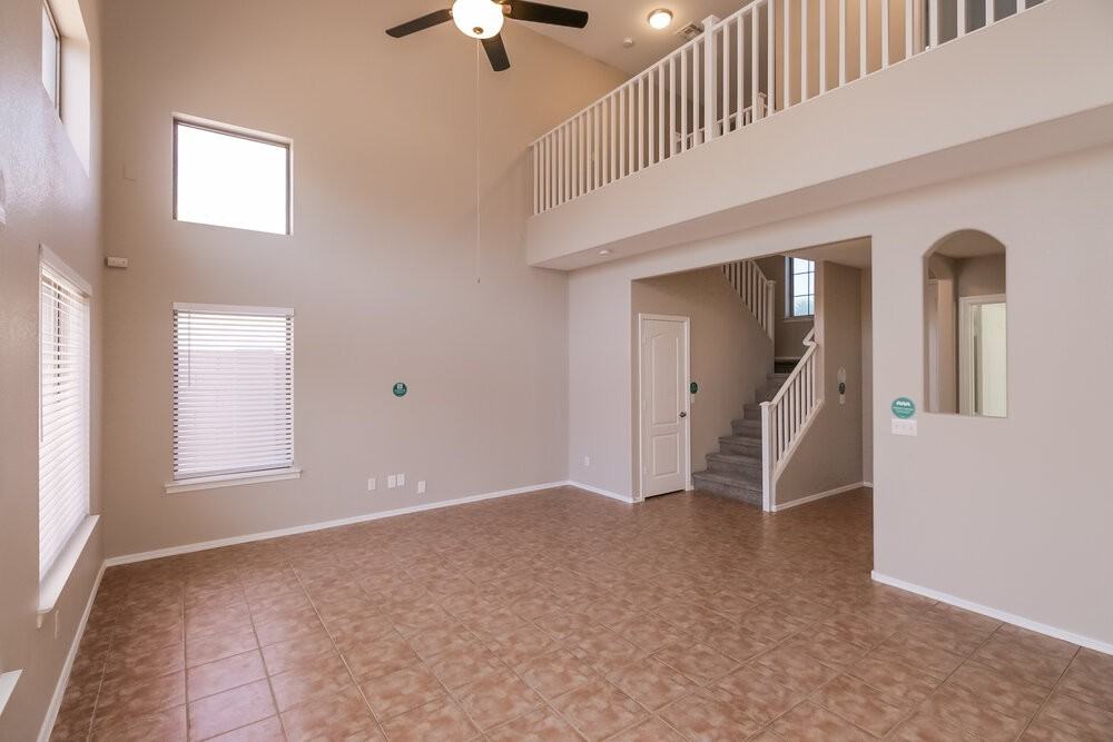 2581 E Bellerive Dr - Photo 5 of 17