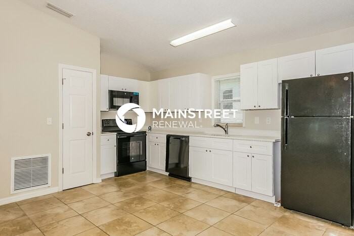 824 Pinewood St - Photo 6 of 16