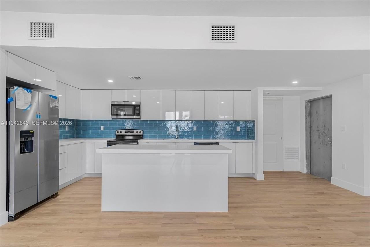 16955 Sw 100th Ave #9 - Photo 2 of 17