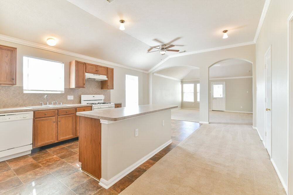 5811 Ridgebluff Ln - Photo 6 of 15