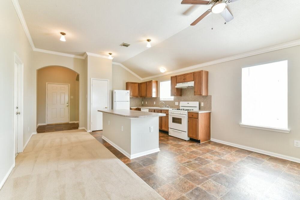 5811 Ridgebluff Ln - Photo 7 of 15