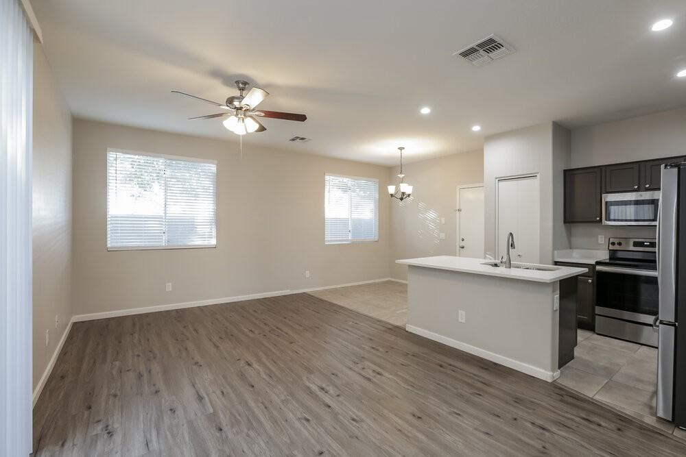 5211 W Burton Dr - Photo 6 of 17