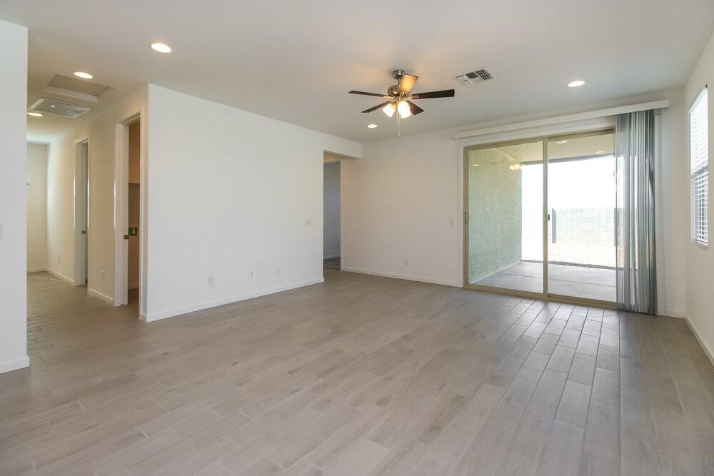 11008 S 56th Ln - Photo 3 of 16