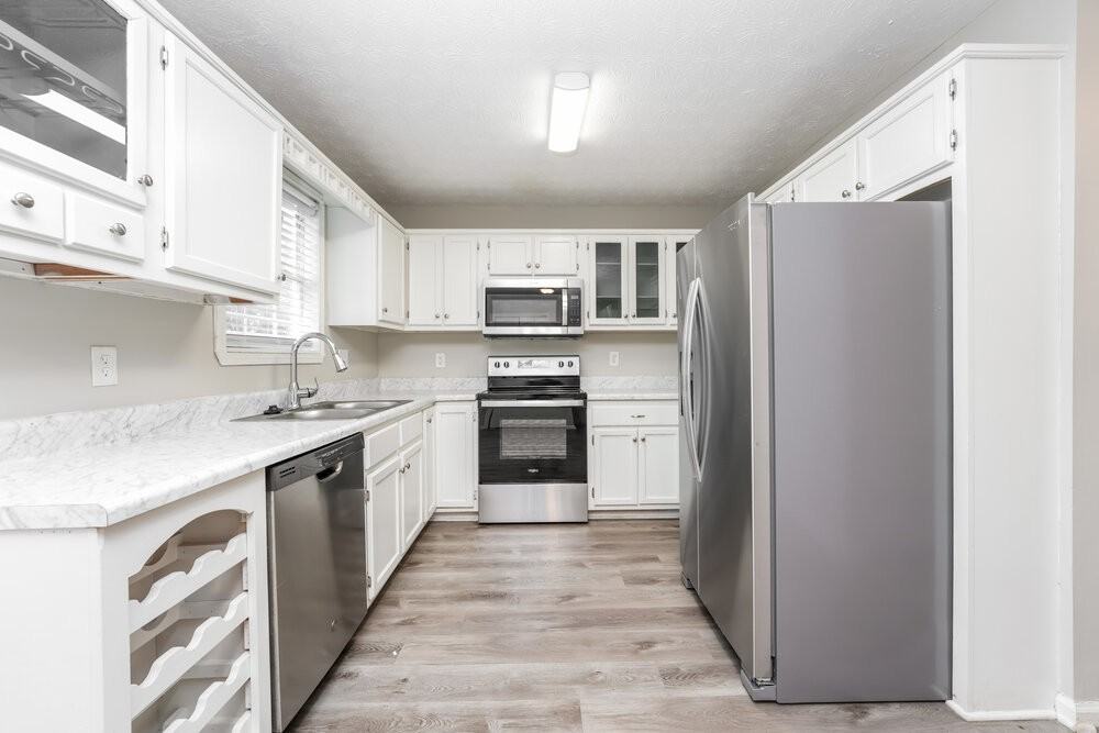 1569 Dillard Rd - Photo 7 of 17