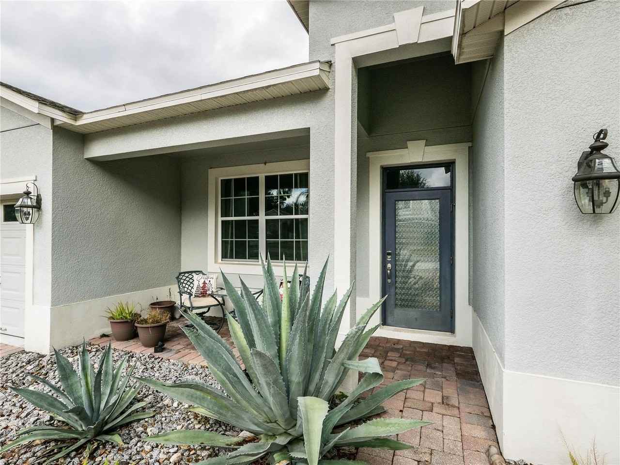 1098 Harmony Ln - Photo 2 of 35