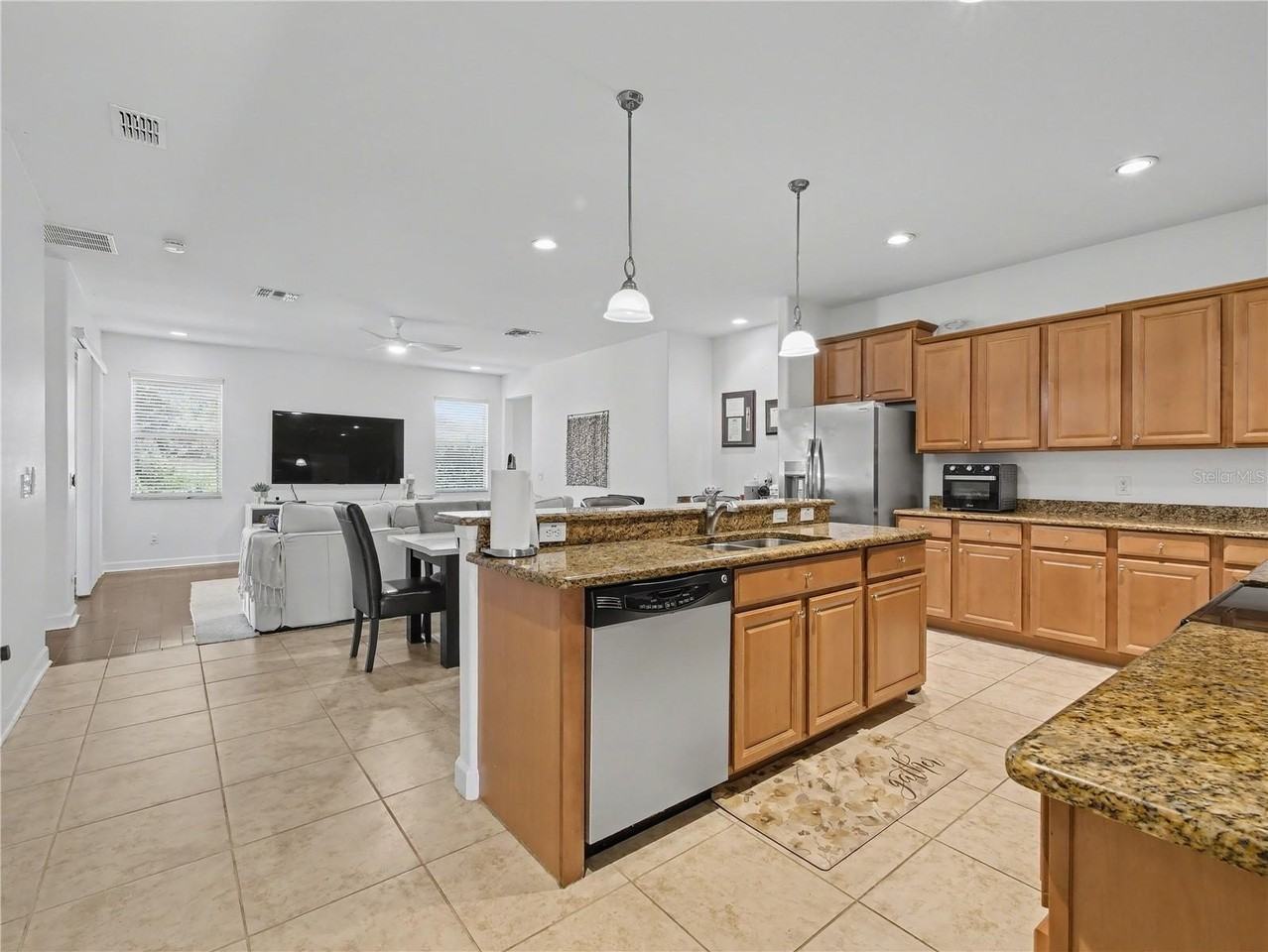 1098 Harmony Ln - Photo 7 of 35