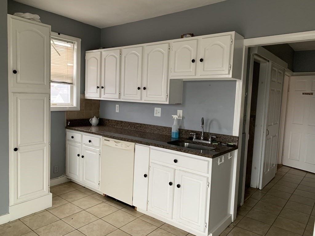 118 Sumner St Apt 3 #3 - Photo 3 of 8