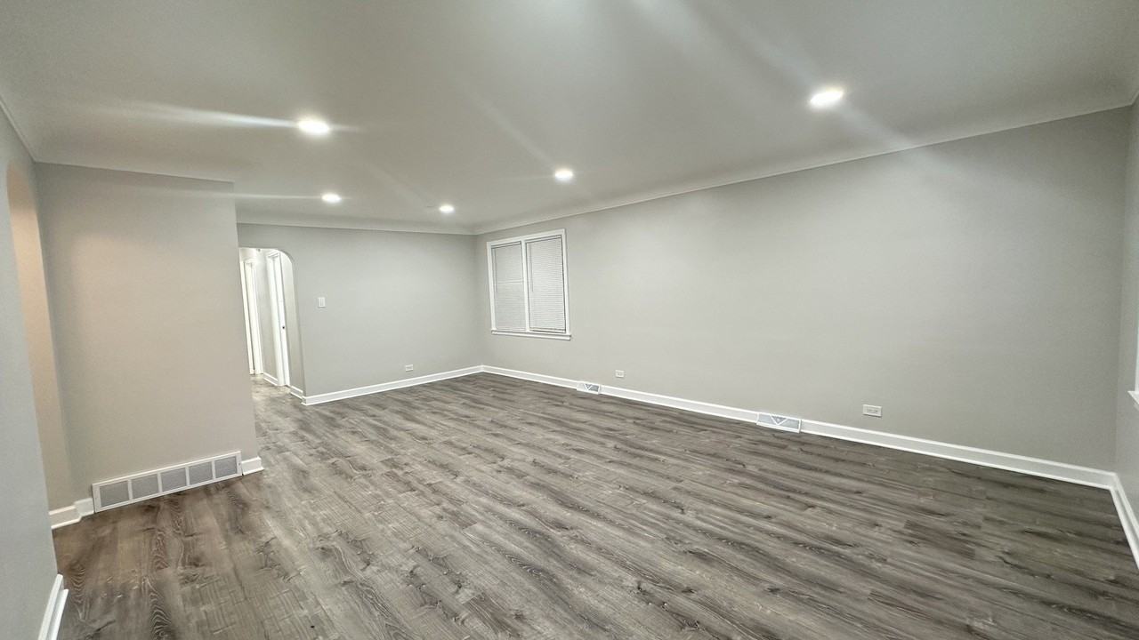 5715 N Spaulding Ave Apt 1 #1 - Photo 3 of 15