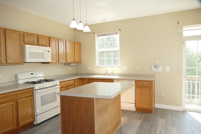 237 S Oak Creek Ln Unit 237 #237 - Photo 4 of 32