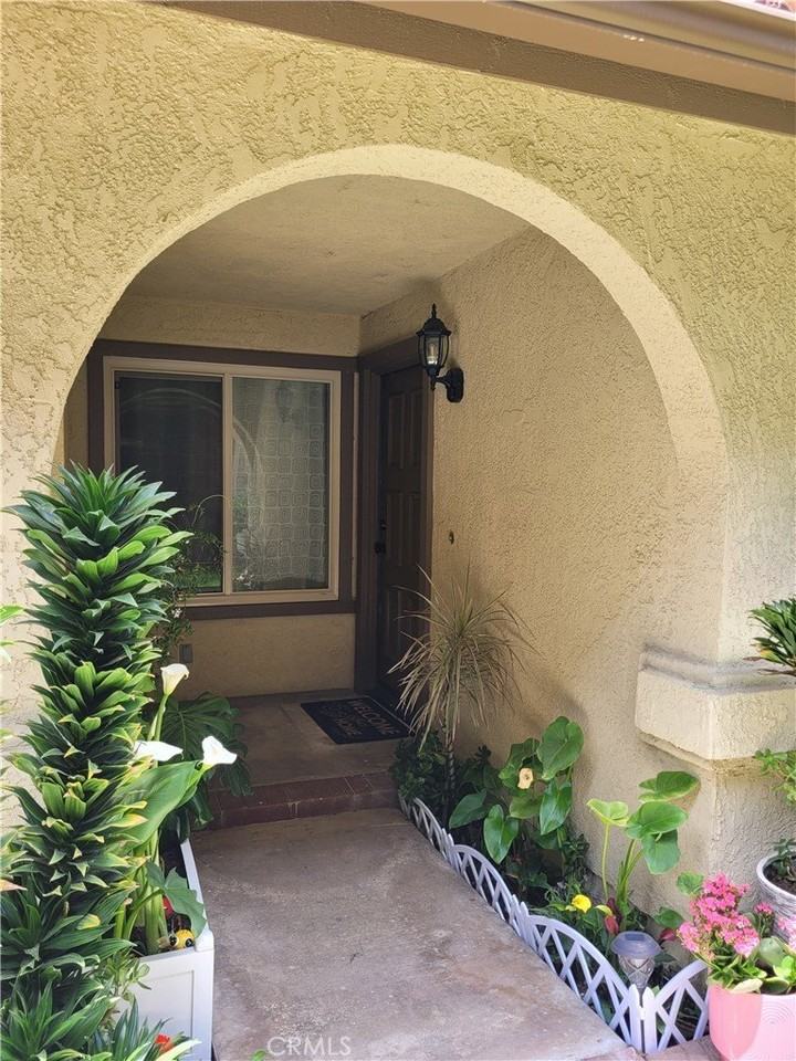 25251 Oak Canyon Ln - Photo 5 of 38