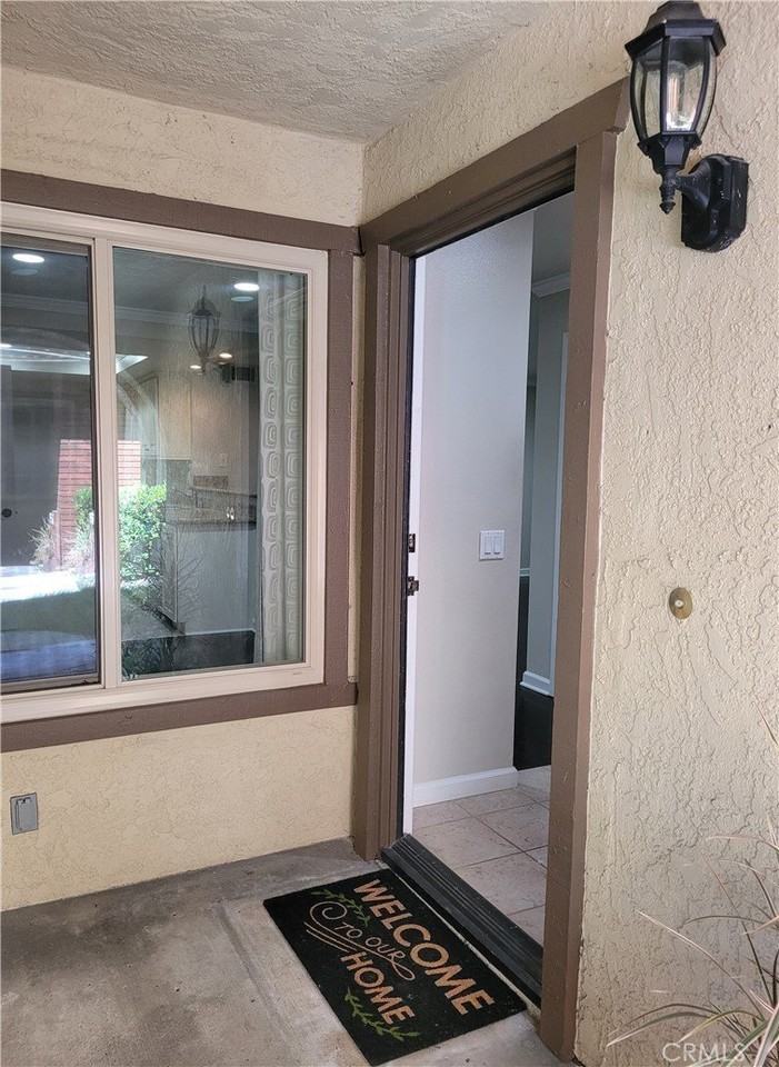 25251 Oak Canyon Ln - Photo 6 of 38