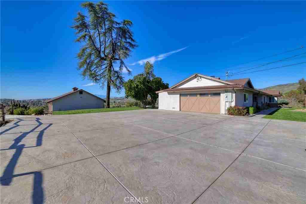 12646 10th St - Photo 4 of 50