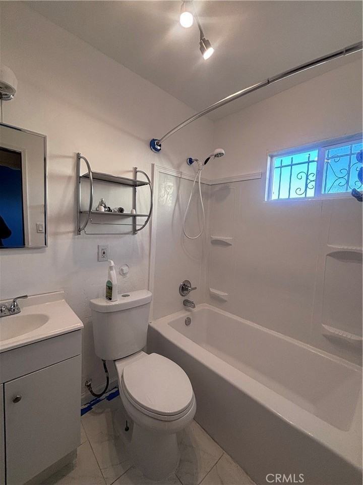 7008 S Main St - Photo 7 of 8