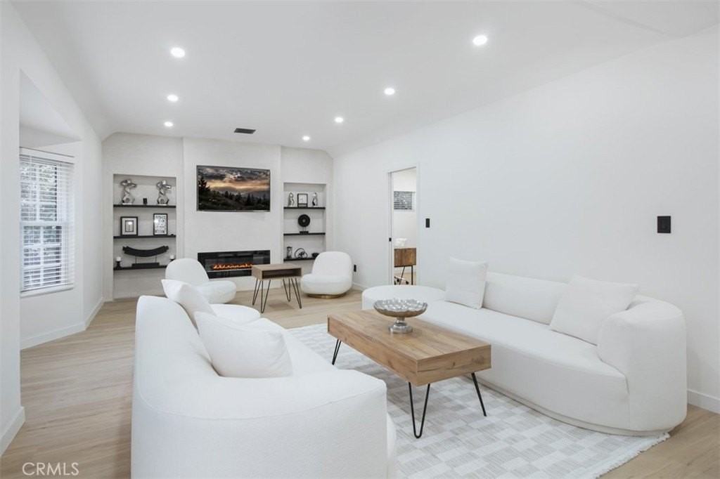 4177 Fair Ave - Photo 6 of 42