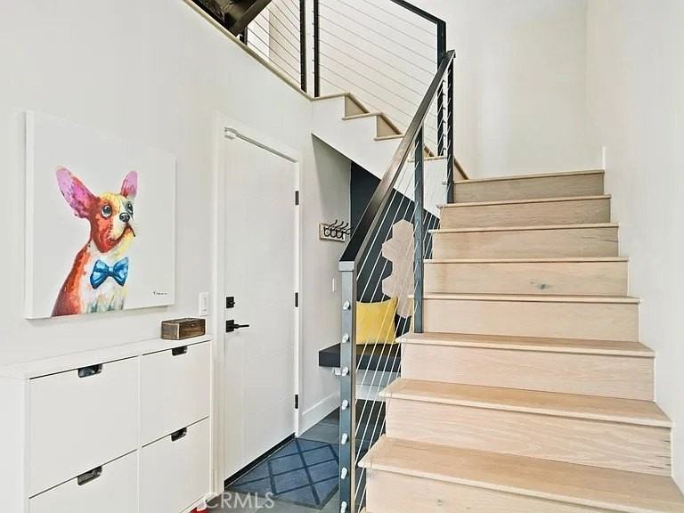 811 N Detroit St - Photo 3 of 37