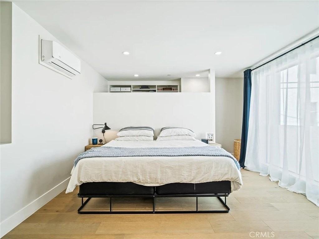 811 N Detroit St - Photo 7 of 37