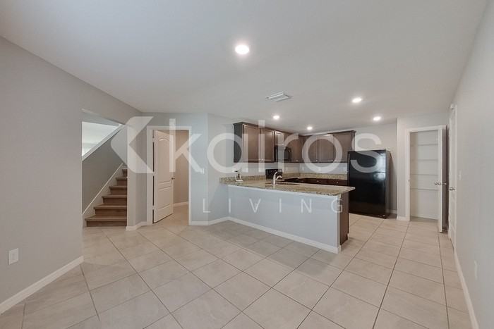 8460 Indian Laurel Ln - Photo 6 of 30