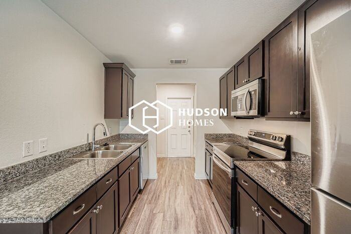 805 S 16th St - Photo 5 of 14