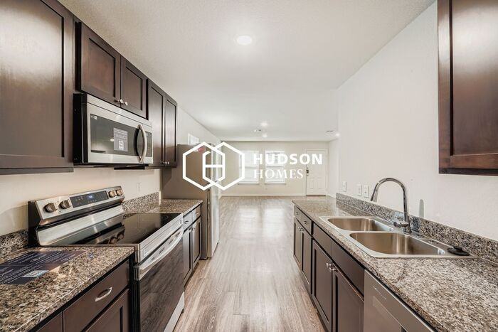 805 S 16th St - Photo 6 of 14