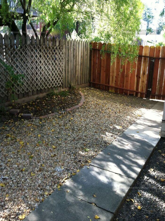 27 Union St - Photo 7 of 10