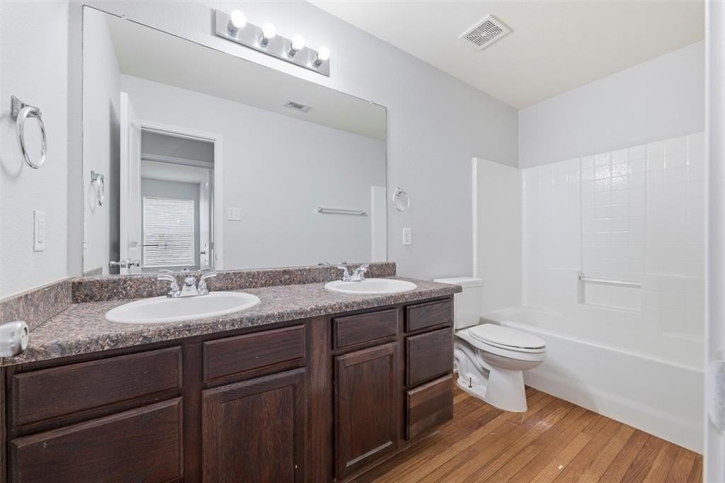 5720 Fathom Dr - Photo 5 of 13