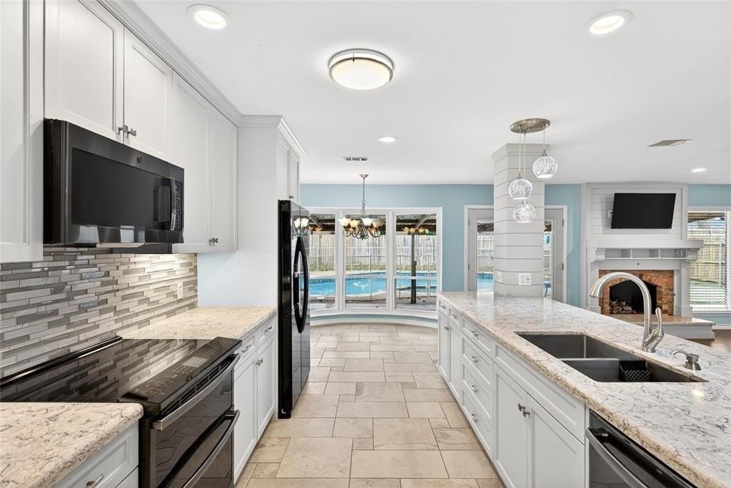 2032 Briar Trl - Photo 4 of 33