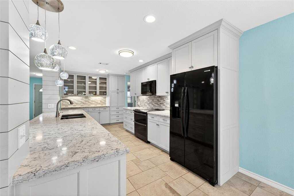 2032 Briar Trl - Photo 5 of 33