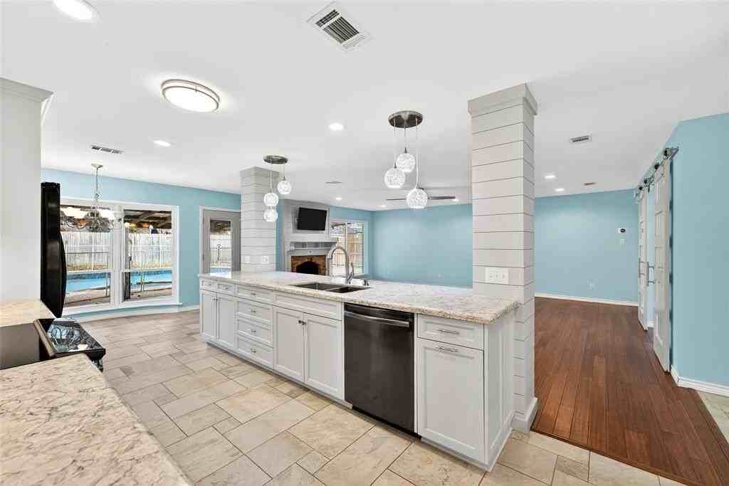 2032 Briar Trl - Photo 6 of 33