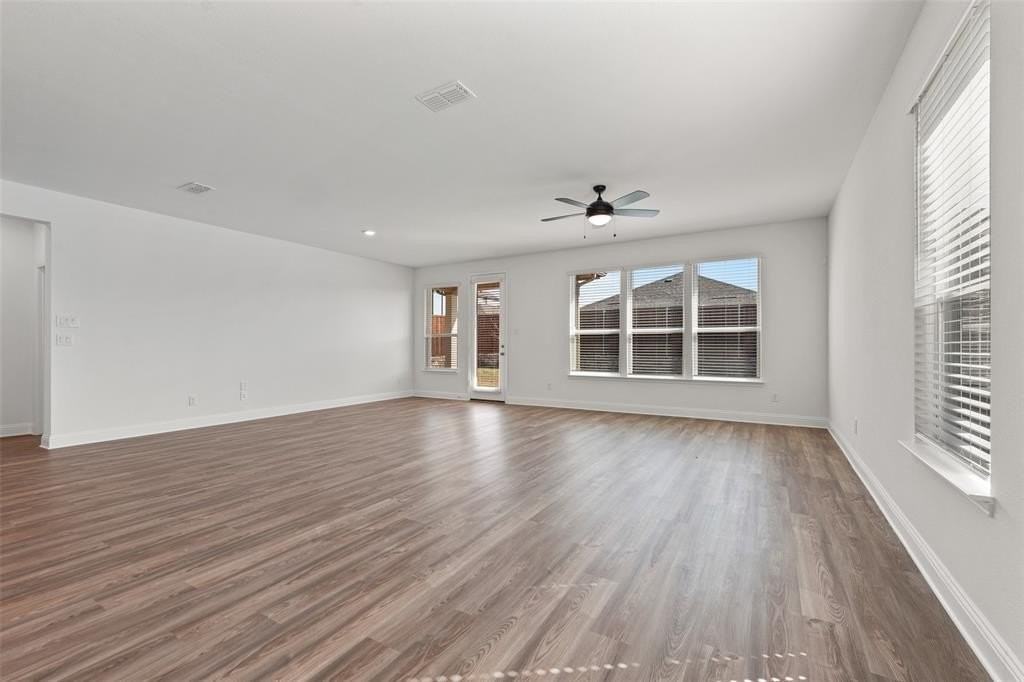 936 Brock Dr - Photo 4 of 14