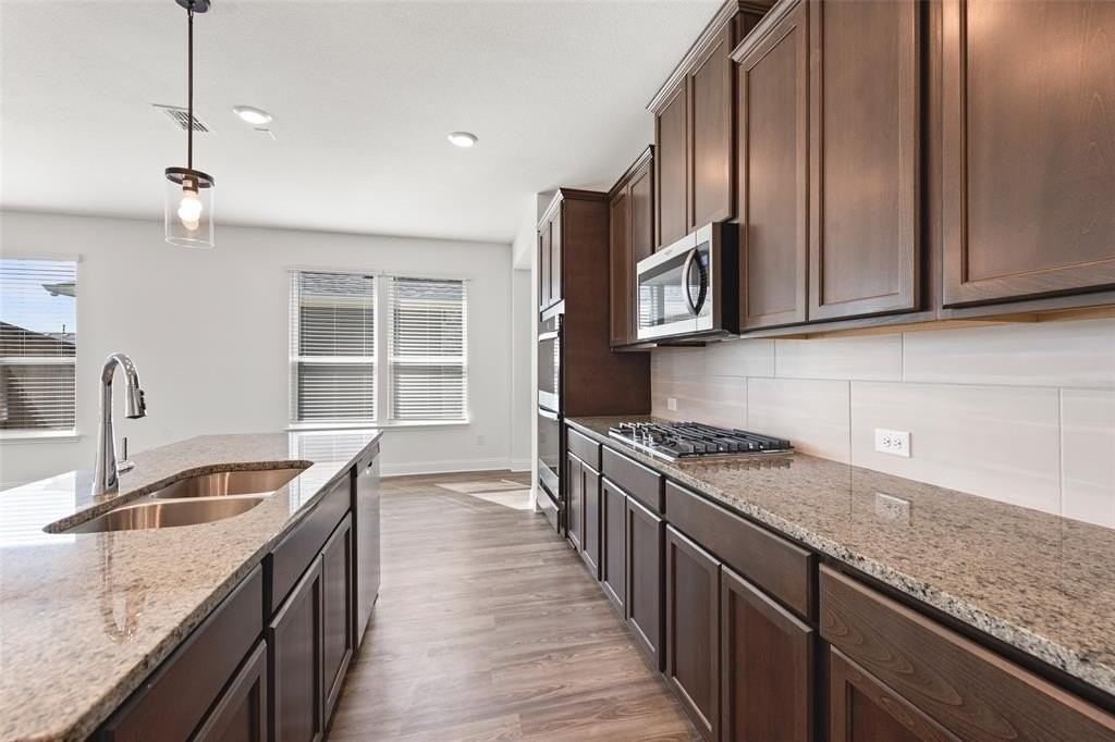 936 Brock Dr - Photo 6 of 14