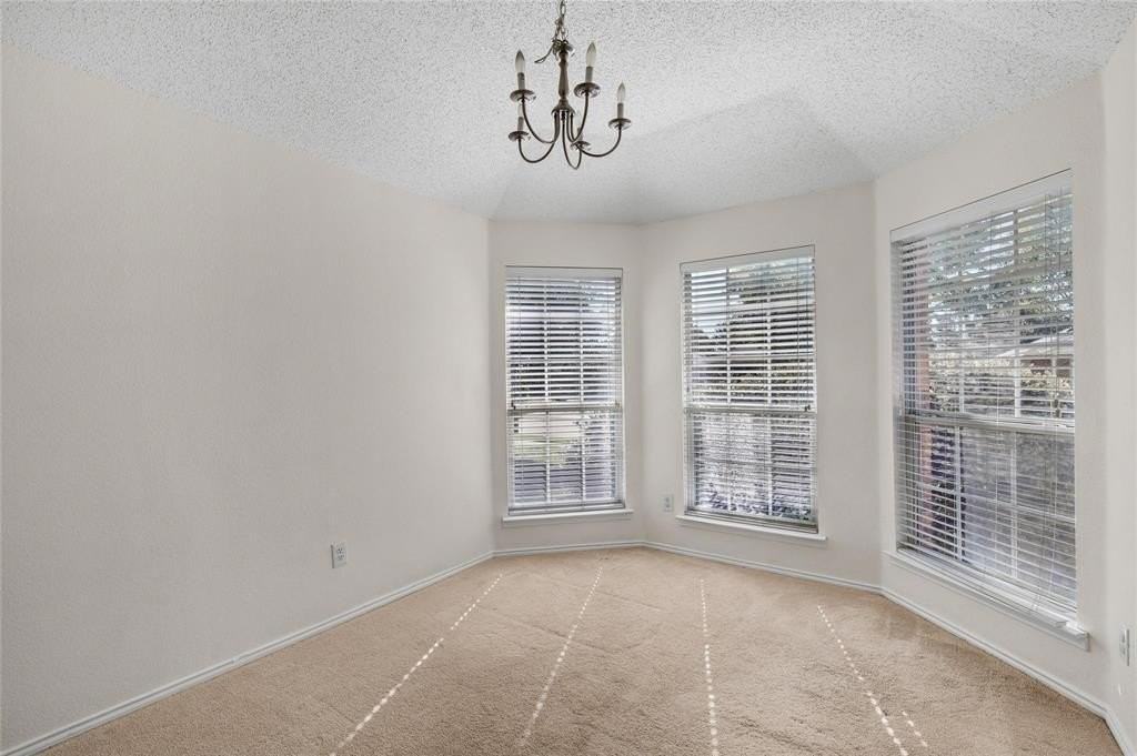 9808 Nixon Dr - Photo 4 of 19