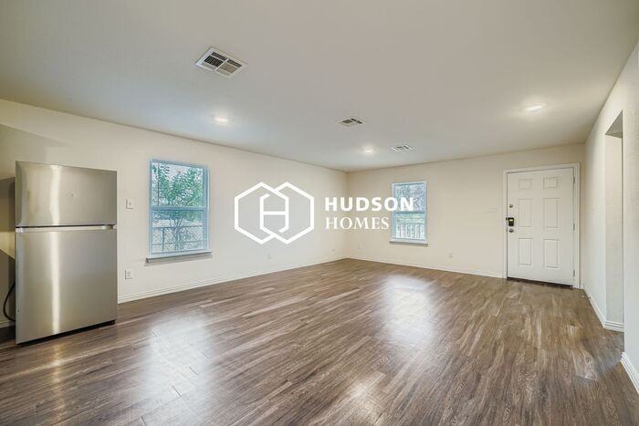 2318 N 15th A St - Photo 3 of 14