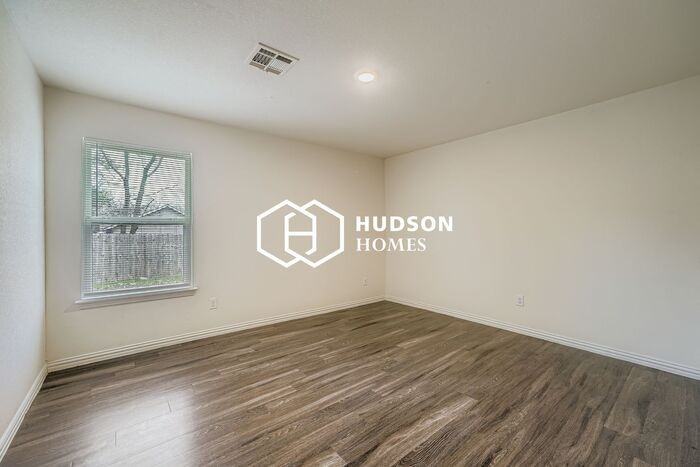 2318 N 15th A St - Photo 7 of 14