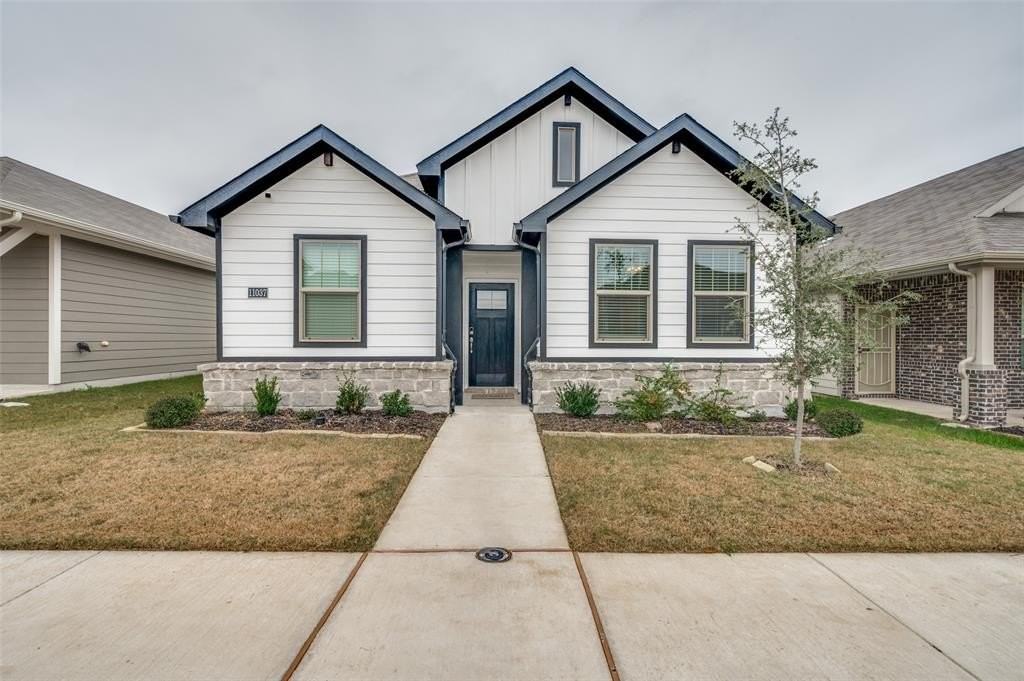 11037L Firebrush Ln - Photo 2 of 25