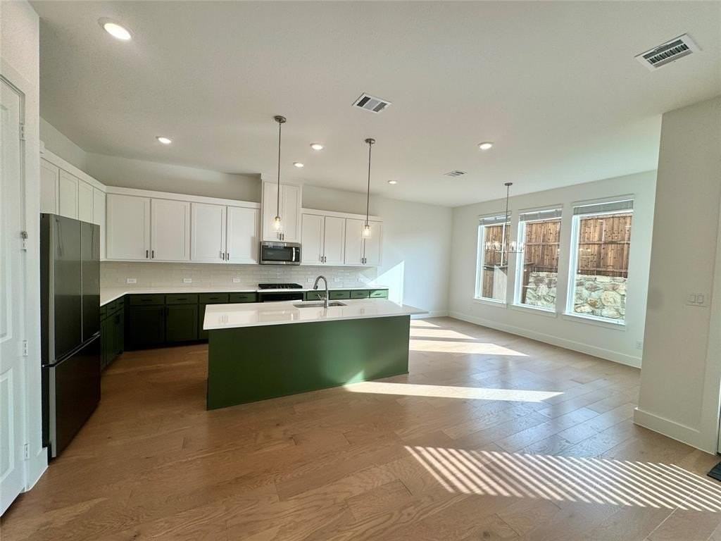 304 Chestnut St - Photo 7 of 25