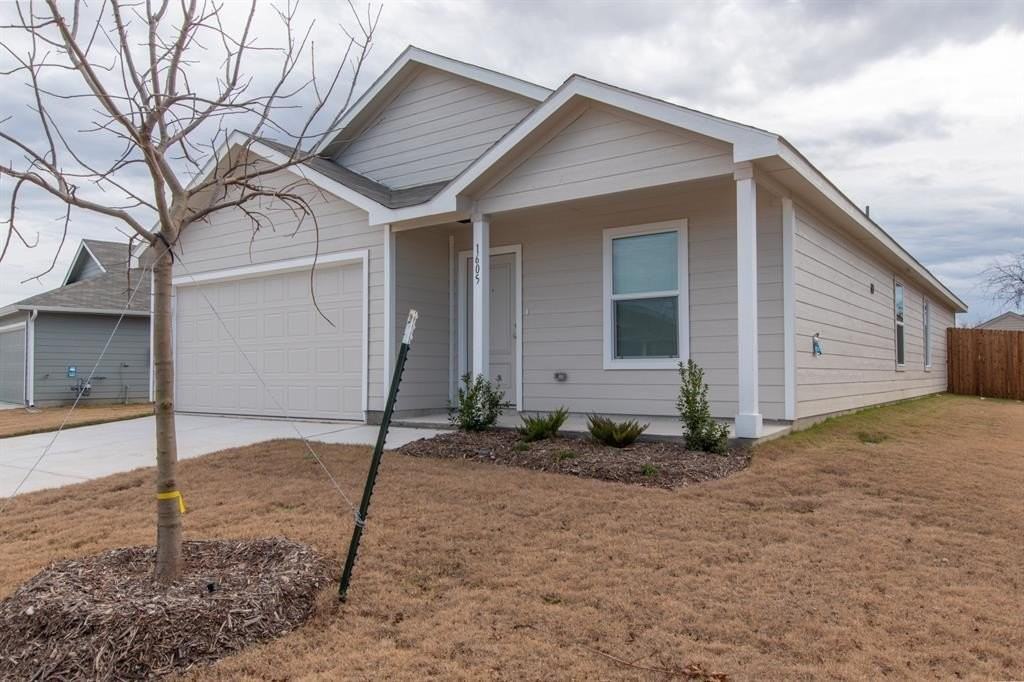 1605 Parliar St - Photo 2 of 28