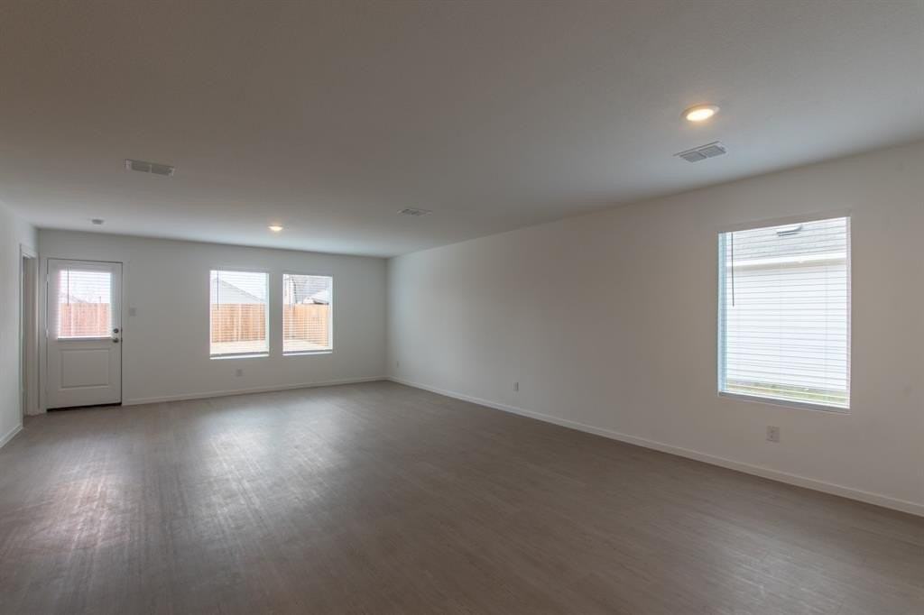 1605 Parliar St - Photo 3 of 28