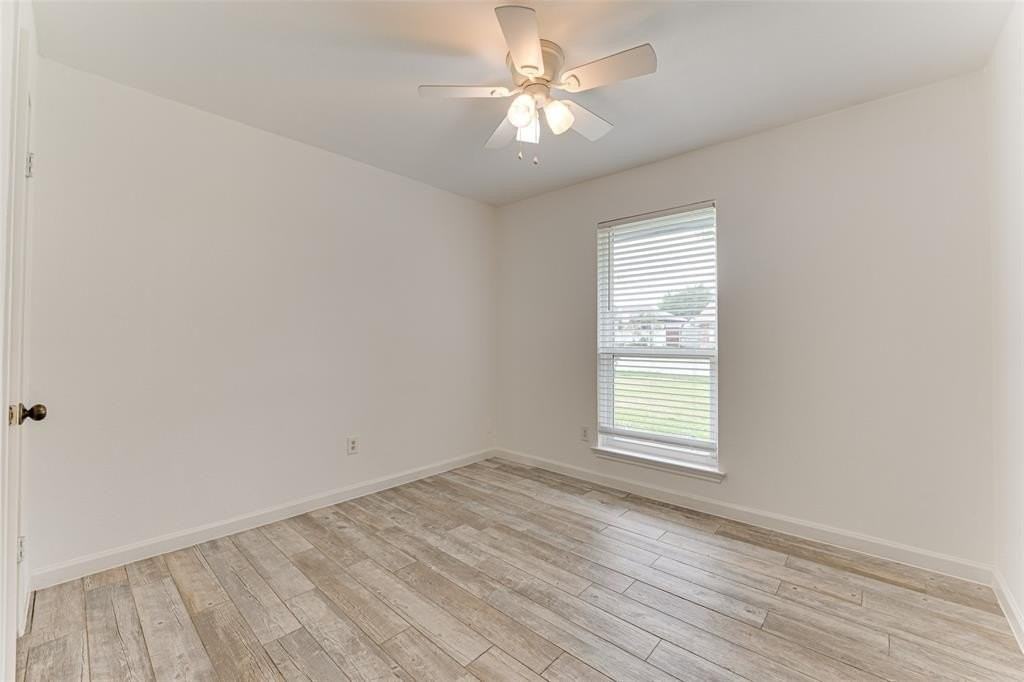 400 Stoneybrook Dr - Photo 7 of 34