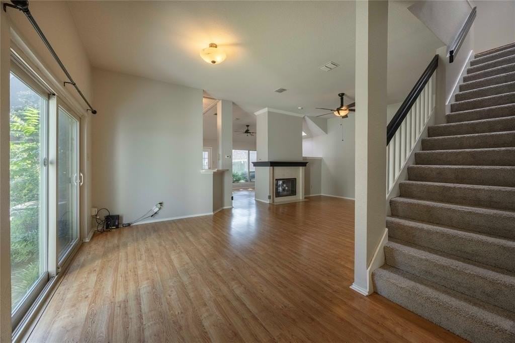 464 Arbor Club Ln - Photo 5 of 40