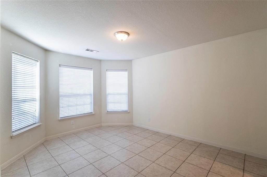 1804 Olive Ln - Photo 4 of 23