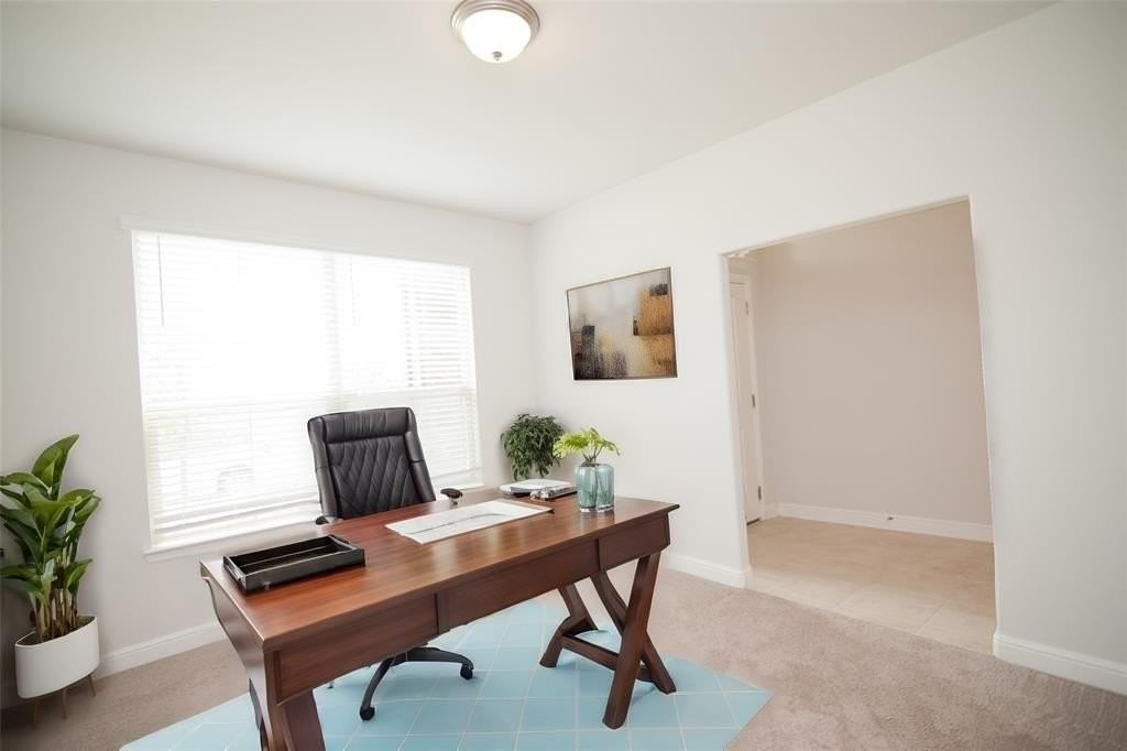 1021 Gillespie Dr - Photo 3 of 38