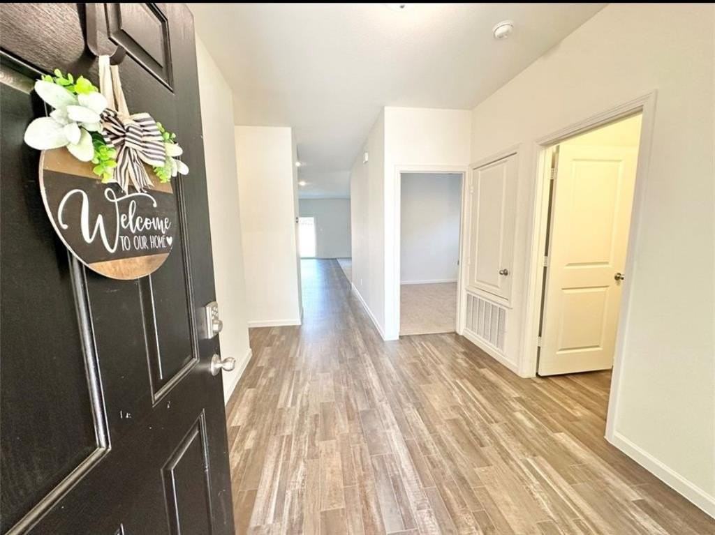 421 Starboard Dr - Photo 2 of 14