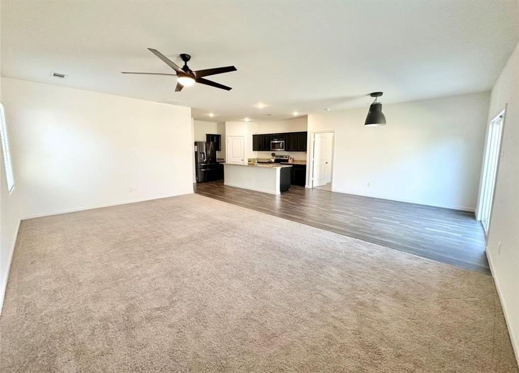 421 Starboard Dr - Photo 4 of 14