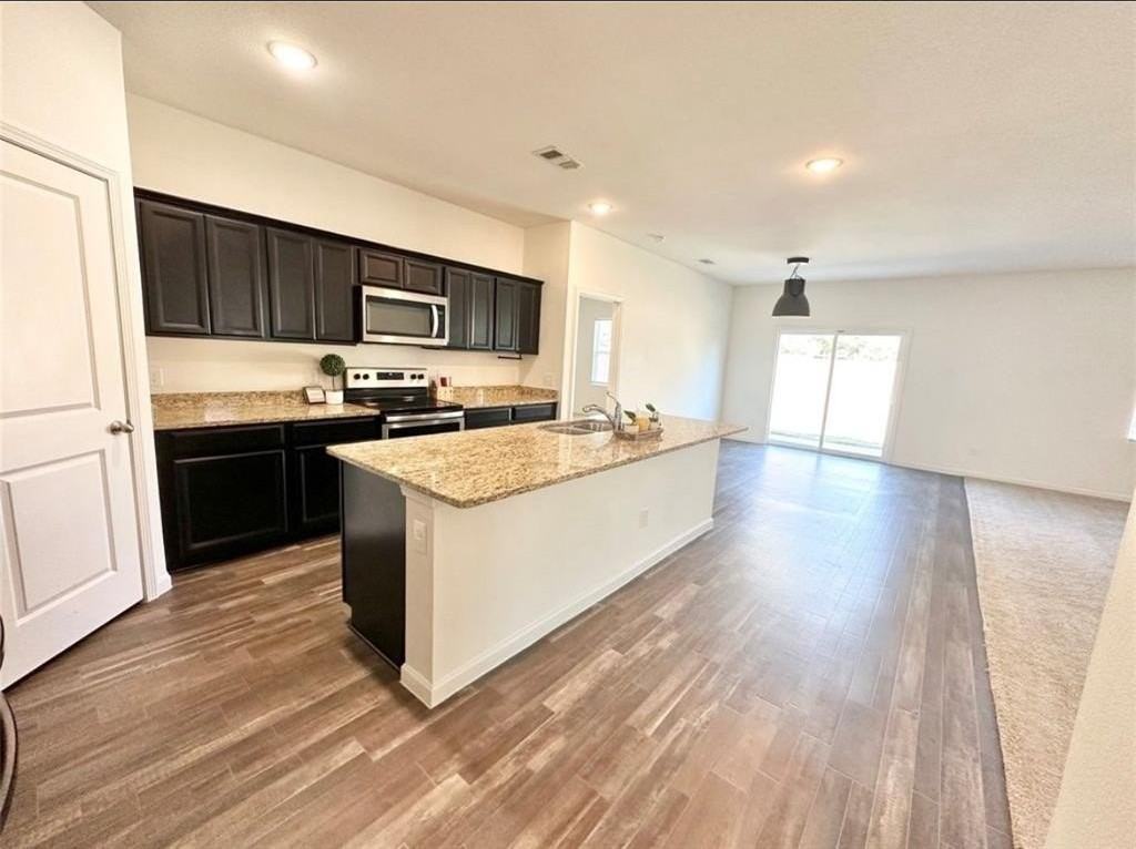 421 Starboard Dr - Photo 5 of 14