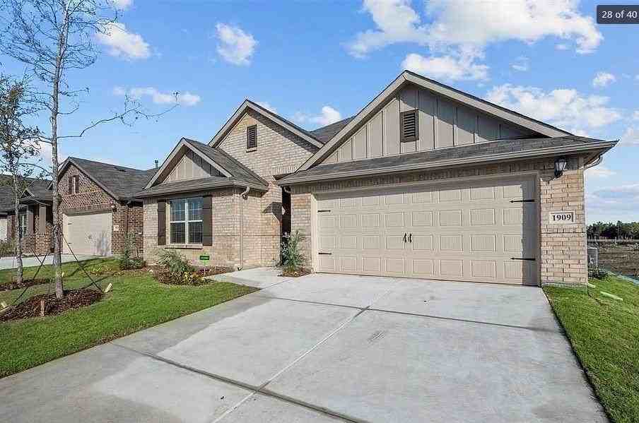 1909 Javelina St - Photo 2 of 40