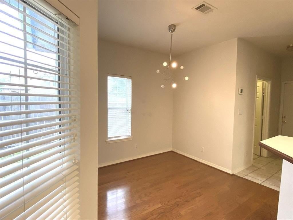 438 Lake Highland Dr - Photo 2 of 7